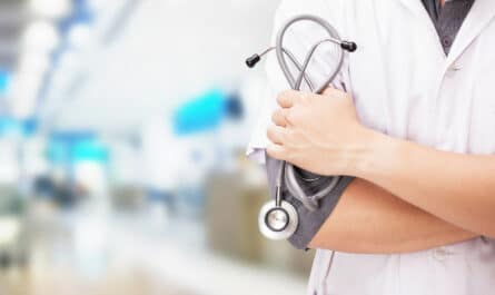 Médecin avec stéthoscope